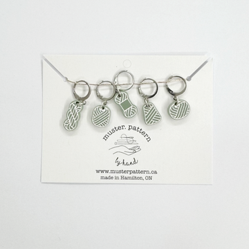 muster.pattern Acrylic Yarn Ball Stitch Marker Set