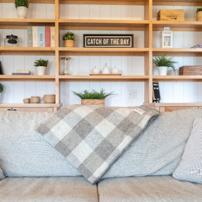 MacAusland's Woolen Mill Throw Blanket